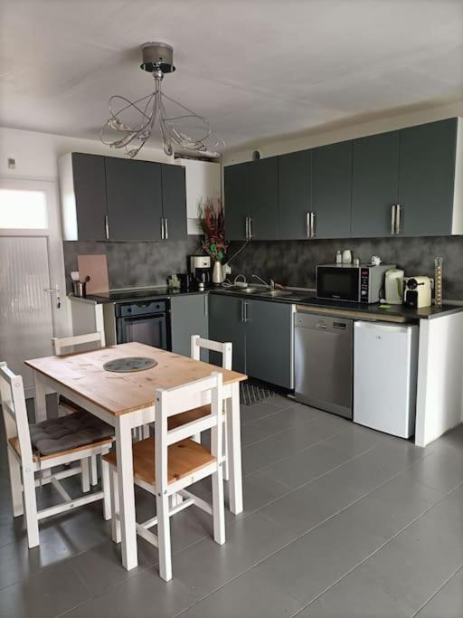 Apartmán Le 7 Servian Exteriér fotografie