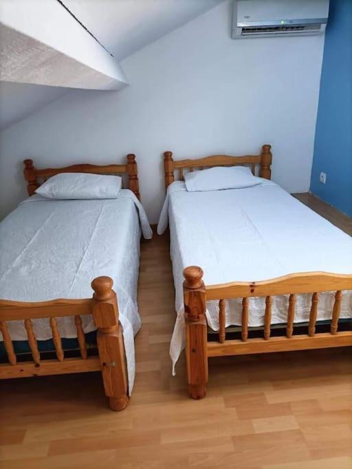 Apartmán Le 7 Servian Exteriér fotografie