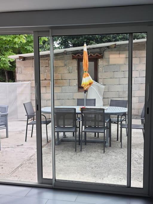 Apartmán Le 7 Servian Exteriér fotografie